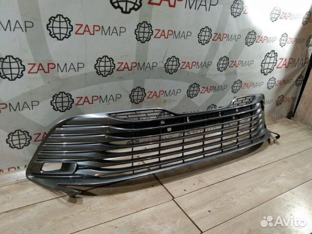Решетка радиатора (нижняя) Toyota Camry V70 XV70