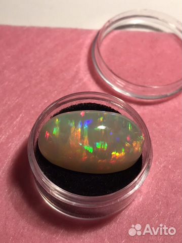 Редкий крупный кабошон опала 24.5 карат Редкий крупный кабошон опала 24.5 карат