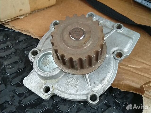 Помпа охлаждения Volvo (30751700)