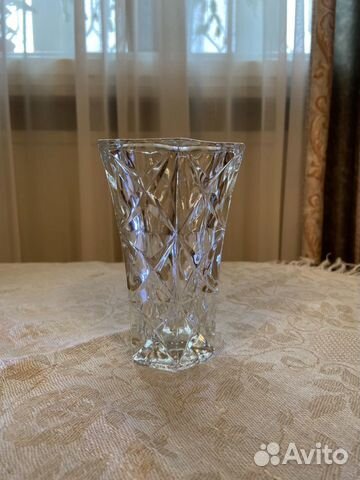 Хрустальная ваза