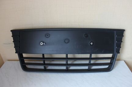 Центральная решётка в бампера Ford focus 3