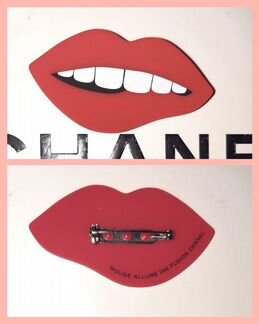 Шарм - значок chanel Rouge Allure ink