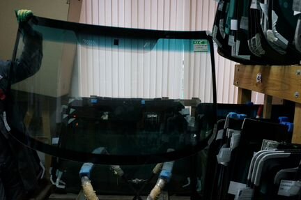 Стекло лобовое Peugeot Partner 96(Пежо Партнер)