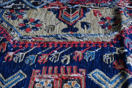 Антикварный ковер фрагмент