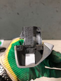 Уголок ручки двери задний левый Mercedes-Benz