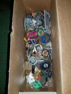 Значки разные, с изображением Ленина