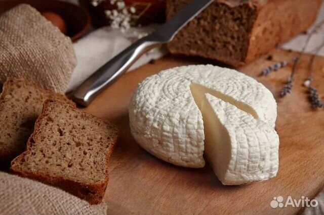 Купить сыр на авито. Хлеб традиционный. Традиционный русский хлеб. Рогалик первый хлебокомбинат. День хлеба.
