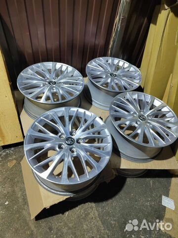 Диски на Toyota Camry 70 r18 оригинал