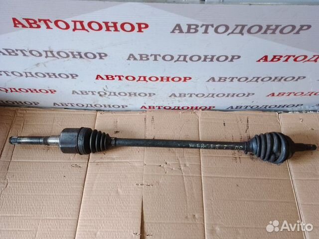 Полуось привод передний правый Chrysler Voyager