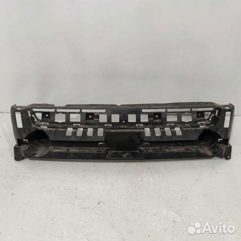 Кронштейн решëтки радиатора Ford Kuga 2