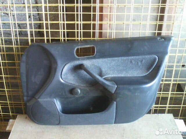 Обшивка двери передней правой Honda Civic 6