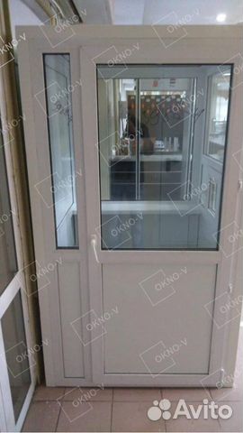 Пластиковая входная дверь