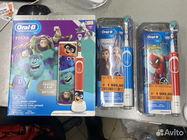 Электрическа зубная зетка oralB детская