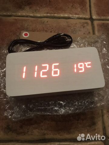 Светодиодные часы с термометром