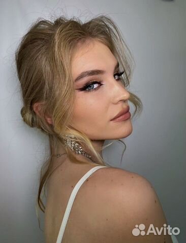 Макияж, локоны, причёски