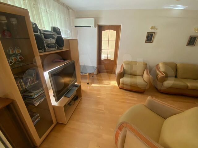 4-к. квартира, 100 м², 4/10 эт.