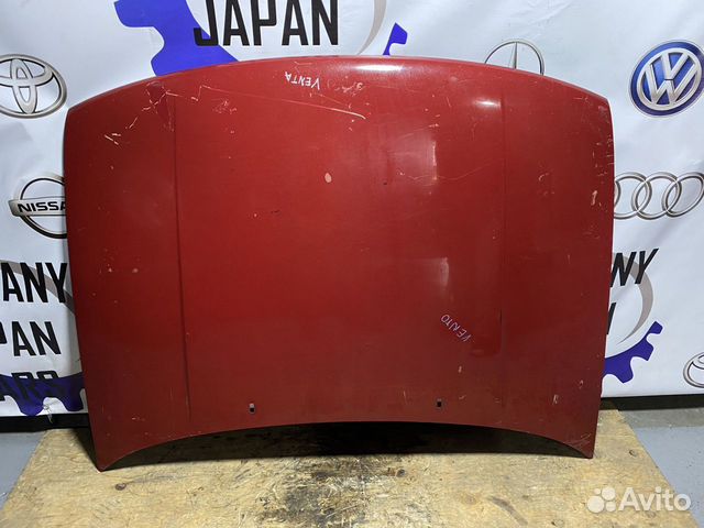 Капот красный VolksWagen Vento
