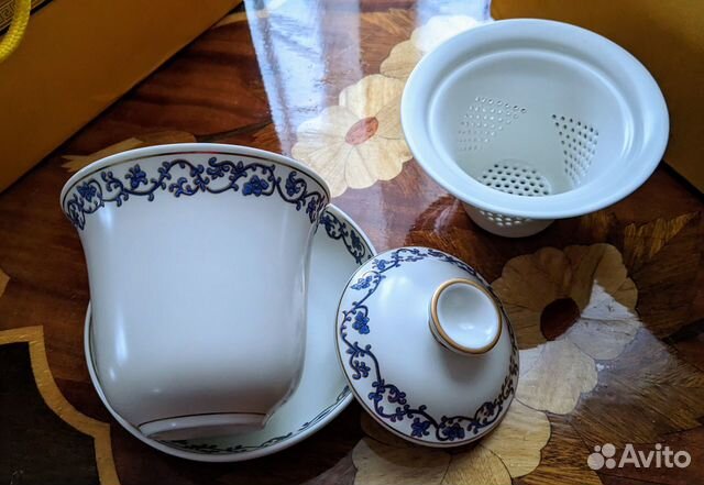 Чашка с блюдцем и крышкой из китайского фарфора