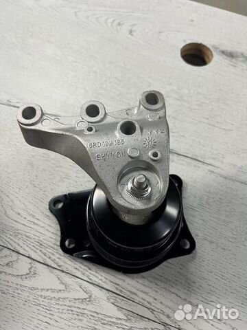 Опора двигателя подушка Volkswagen Polo