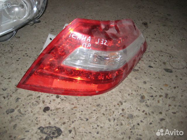 Правый фонарь Nissan Teana J32