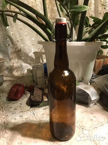 Бутылка с бугельной пробкой