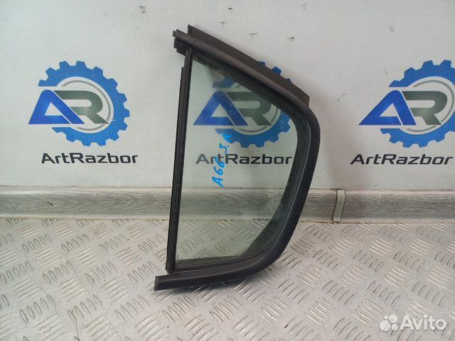 Стекло двери задней левой (форточка) Suzuki Sx4