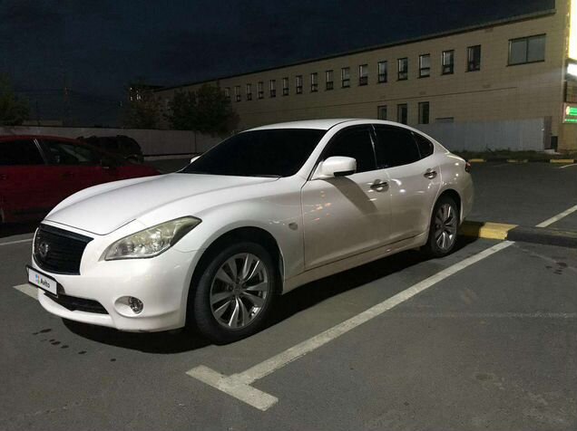 Nissan Fuga 2011 черная