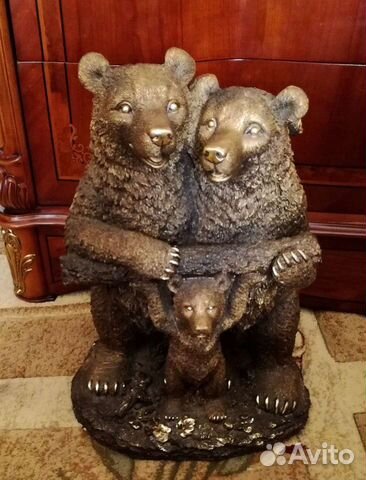 Медведи из мраморной крошки с бронзовым напылением