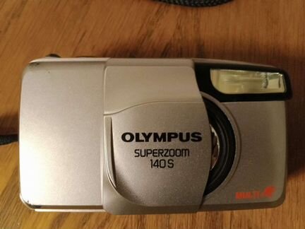 Плёночный фотоаппарат Olympus superzoom 140