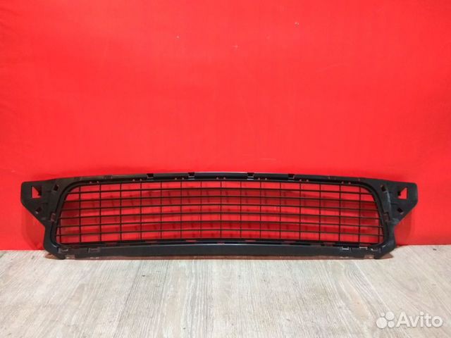 Решетка в бампер Рено Дастер купить в Москве | Запчасти | Авито