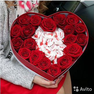Цветы в коробке, коробка сердце 19 роз рафаэлло