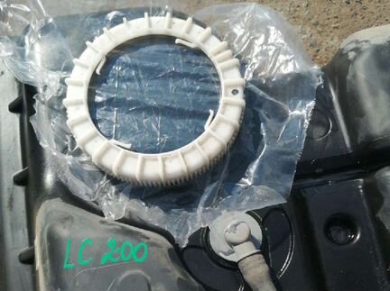 Топливный бак Land Cruiser 200