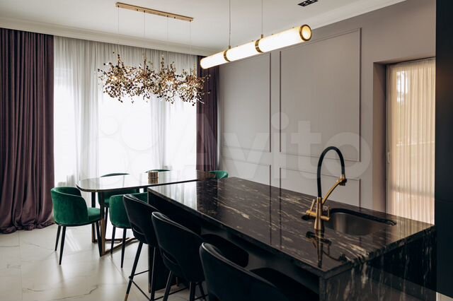 3-к. квартира, 147 м², 2/9 эт.