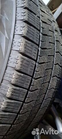 Bridgestone Blizzak VRX2 215/55 R17 94Q