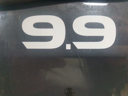 Шильдик на лодочный мотор.Наклейка на колпак 9.9