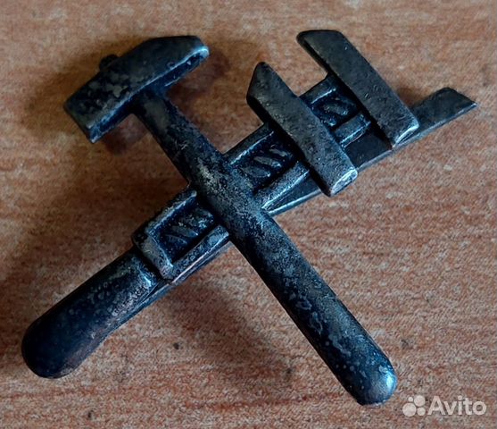 Петличная эмблема или знак на головной убор ри жд