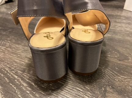 Новые атласные туфли Yoox, внутри кожа (38р)