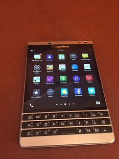 Телефон BlackBerry Passport