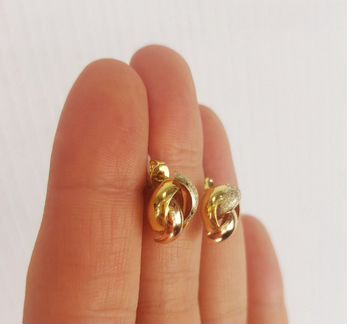 Золотые серьги