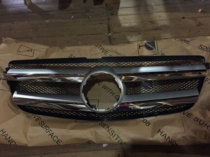 Решетка радиатора на Mercedes GL166
