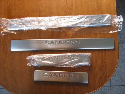Renault Sandero Накладки порога Хром Новые