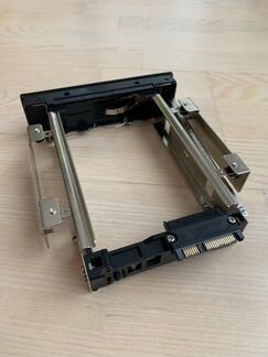 Cалазки для HDD 3.5 в отсек 5.25, SATA, чёрные