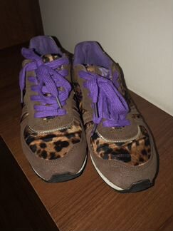 Яркие кроссовки натуральная замша