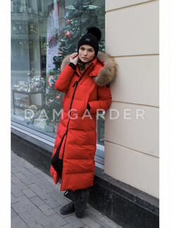 Пуховик новый длинный красный зимний с мехом