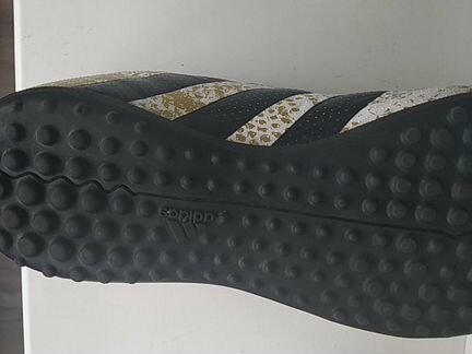 Бутсы футбольные Adidas сороконожки