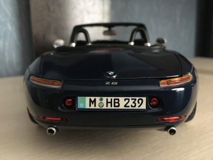BMW Z8 1/18 (Maisto)