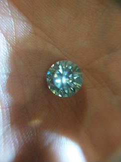 Искусственный бриллиант