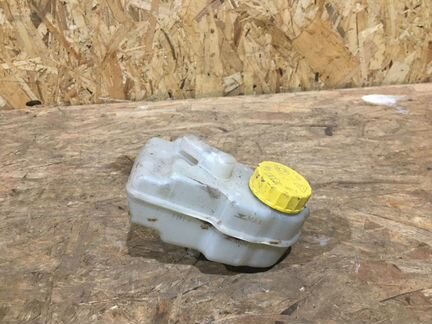 Бачок для тормозной жидкости Skoda Rapid лифтбек