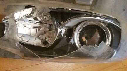 Фара Mazd 3 правая