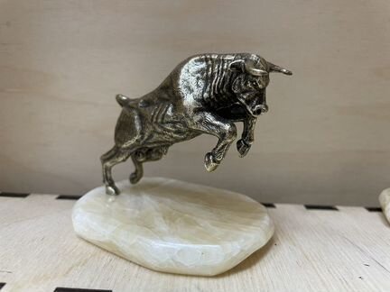 Бык символ года бронза